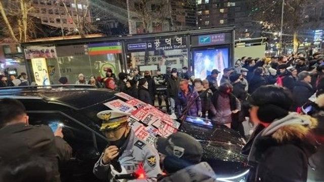 공수처 검사 탄 차 尹지지자들에 위협당해…
