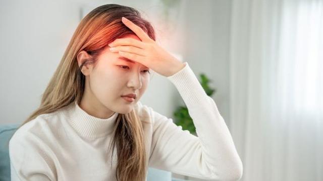 유독 겨울에 더 심한 것처럼 느껴지는 편두통…대체 왜?