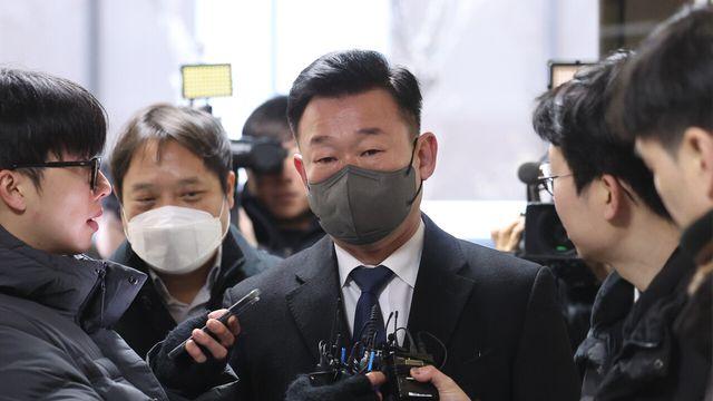 ‘강경파’ 이광우 경호본부장 경찰 출석…김성훈 차장은 2차 조사
