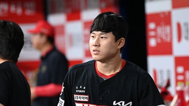 '중견수 구인' 한화 주목한다?…'B등급 전망' 예비 FA 최원준, KIA도 놓칠 수 없는데 어쩌나