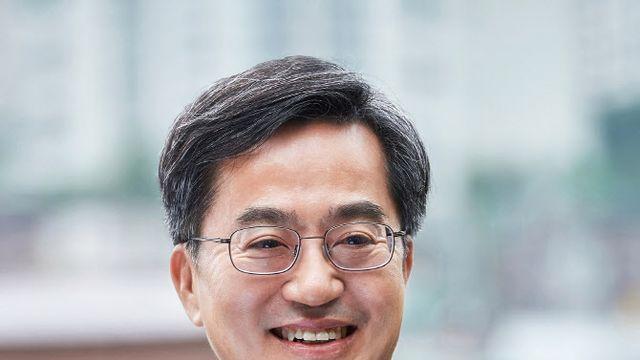 확장성 입증한 김동연, 중도·보수층도 과반 이상 