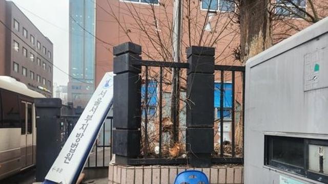 다시 문 연 서부지법…내부엔 파손 집기 뒹굴고 상흔 여전(종합)