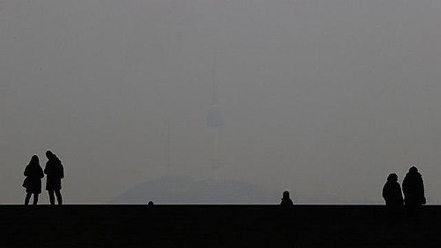 [날씨] 곳곳 미세먼지 '나쁨'…낮 최고 6∼12도 '포근'
