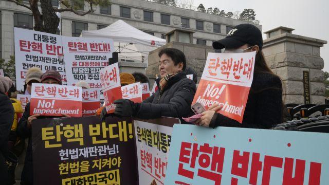 윤 대통령 구속 상태로 진행되는 탄핵심판… 대통령 헌재 출석 여부 주목