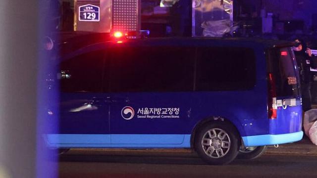 윤 대통령, 병원 진료 마치고 구치소로 출발