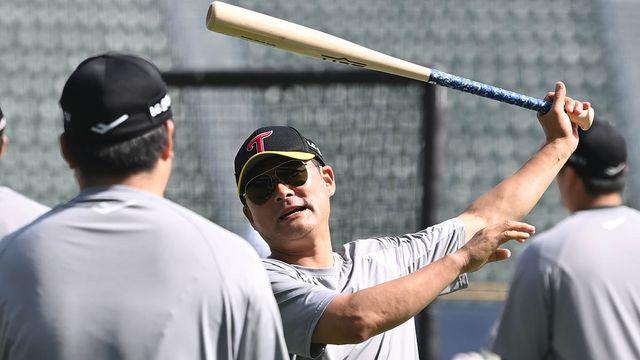 '바람의 아들' 이종범 1루 주루 및 외야수비담당+레전드 박경수 QC 코치…KT 2025시즌 코치진 구성 완료 [공식발표]