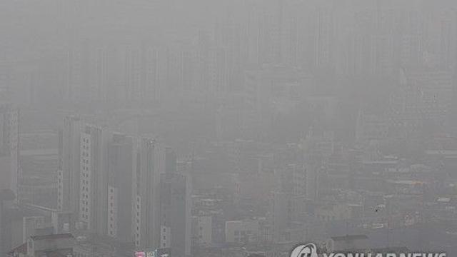 [날씨] 미세먼지에 잿빛으로 물든 하늘…낮 최고 5∼14도