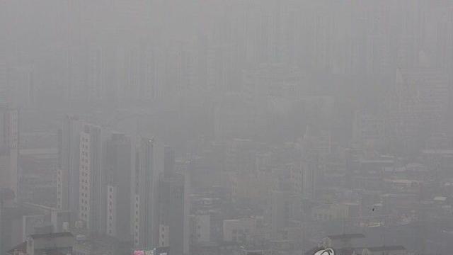 [날씨] 오늘 미세먼지에 잿빛으로 물든 하늘…낮 최고 5∼14도