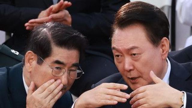 김용현 尹 탄핵심판 증인 출석…포고령, 비상입법기구 ‘쪽지’ 진실공방 주목