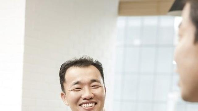 안과 의사도 피할 수 없는 노안 백내장, 인공수정체 ‘엘라나’ 삽입으로 치료