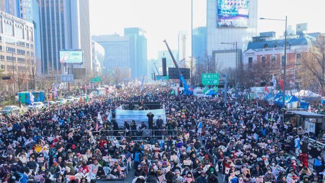 설 앞두고도 광화문서 尹탄핵 찬반 집회…교통혼잡 예상