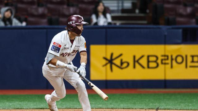 연봉 2억원...예우 받은 이용규, 실력으로 보답할까 [IS 피플]