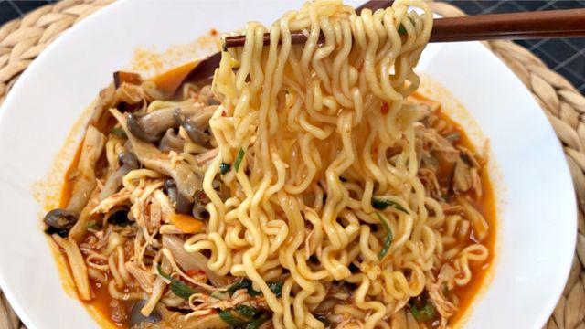 맵칼한 닭개장라면으로 명절 연휴 후유증 날려보세요!