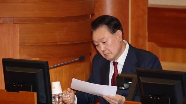 野, 尹 구속기소에 