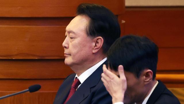 '탄핵심판+형사재판' 尹에게 끼치는 영향은