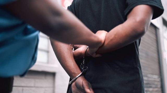 너클 낀채 폭행하곤 맞았다며 허위사실 유포한 부부 유튜버… 법정구속