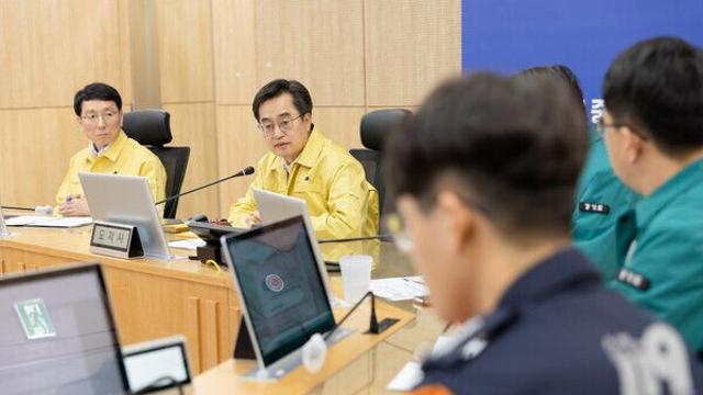 김동연, 한파취약 가구 대피 지원 특별지시...'사전대피 공간 이동 지원'