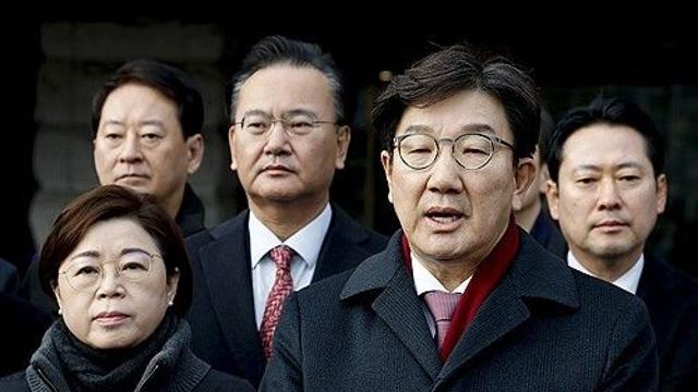 與의원들, 설 연휴 뒤 尹 면회갈듯…권성동 
