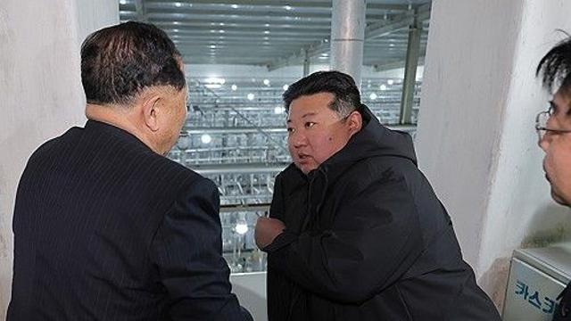 트럼프 보란듯 핵시설 간 김정은…