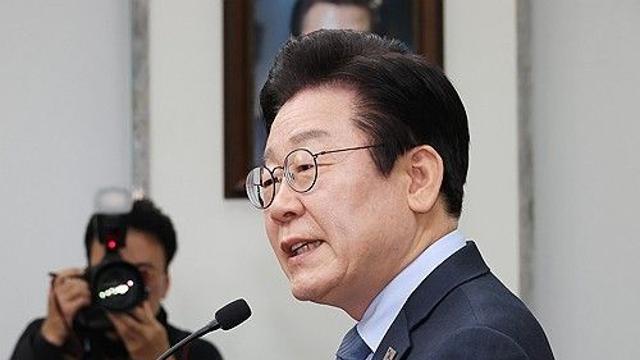 이재명, 대전현충원 참배…순직 채해병 묘역에도 헌화