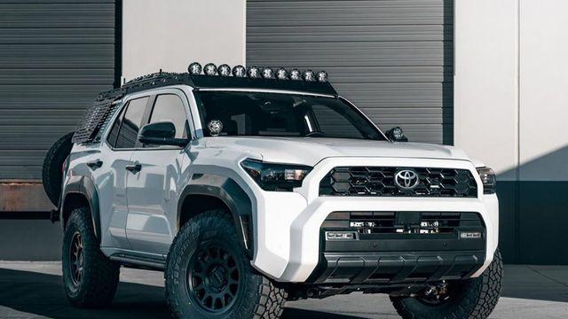 “화이트와 블랙의 완벽한 조화” 토요타 4러너 오프로더 첫 공개