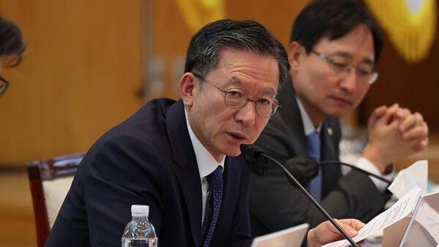 ‘친명 좌장’ 정성호 “김경수 ‘일극체제’ 지적은 당의 단합을 촉구하는 의미일 것…조기대선에서의 당 승리 위한 역할 고민해야”