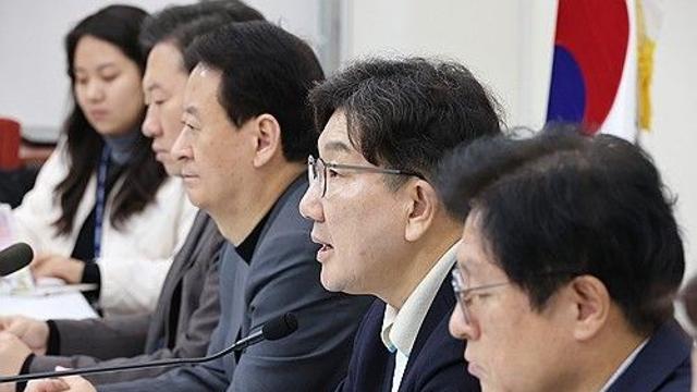 엇갈린 설 민심…