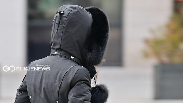 [오늘의 날씨] 수도권·충청 최고 5㎝ 눈·비...출근길 서울 -4도·수원 -6도
