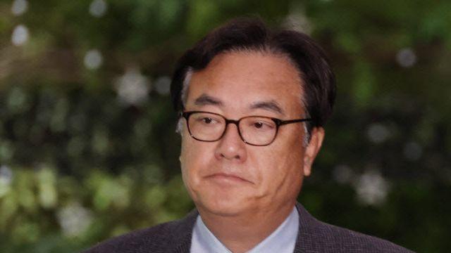 尹 만난 정진석, 용산 직원들에 