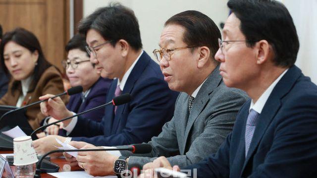 與권영세 “조기대선 분위기 부적절…후보선호도 조사 즉각 중단”