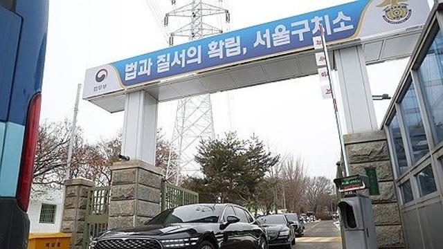 尹, 구치소에서 참모진 접견…