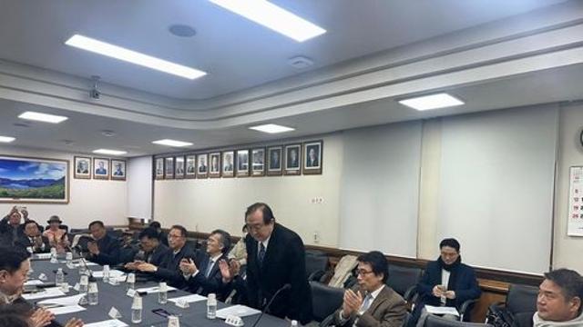 헌정회, 개헌단체와 간담회…