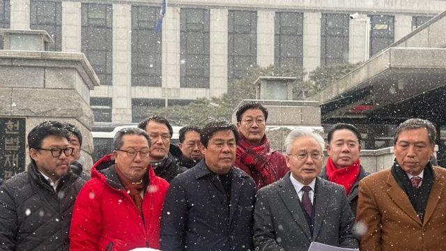 국민의힘 “헌재 중립·공정성 심히 우려…확증 편향 의심 재판관, 스스로 회피해야”