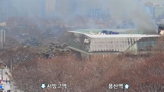 용산 한글박물관 화재 약 7시간 만에 완진...소방대원 1명 부상