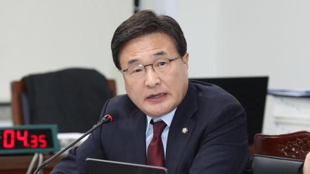 與, 마은혁 권한쟁의 심판 앞둔 헌재 압박…