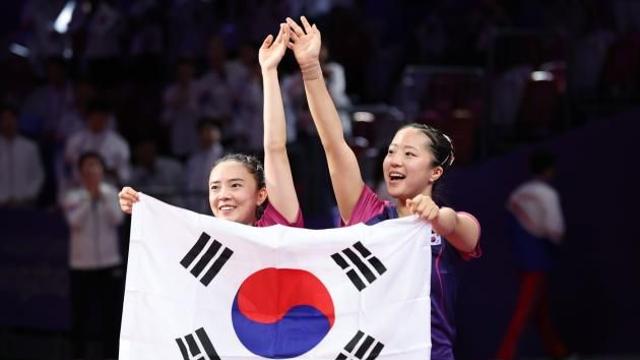너무 일찍 만났다…신유빈, '태극마크' 내려놓는 전지희와 첫판 대결