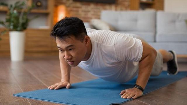 아무데서나 가능한 근력 운동…푸시업, 어떻게 해야 되는 걸까?
