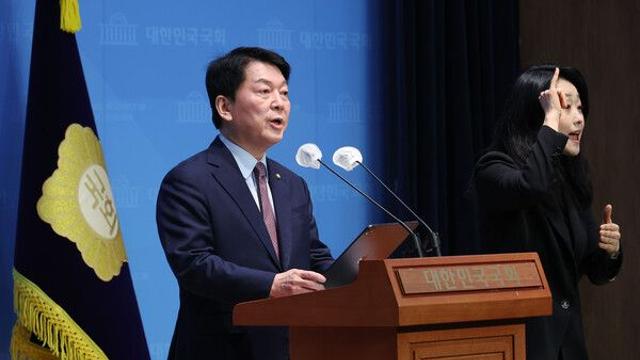 [이슈] 與·원로그룹서 잇따른 개헌론...제왕적 대통령제 폐지, 4년중임제, 결선투표제 등 제기