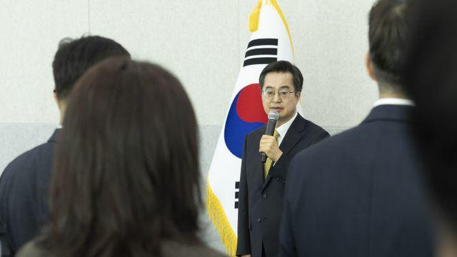 與엔 '훈계', 野엔 '연정' 그리고 '경제'..김동연의 SNS 정치