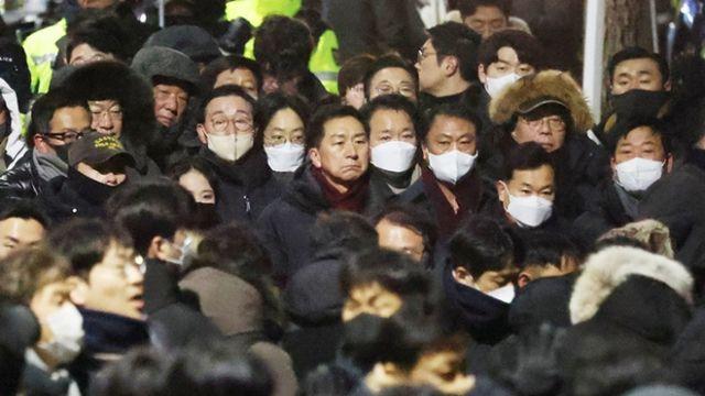 관저 집결 여당 의원, 윤 대통령 접견 추진… 