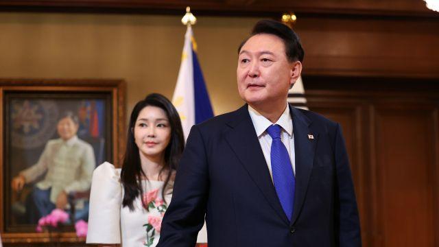 김건희는 왜 尹 면회 안 갈까?…尹측 