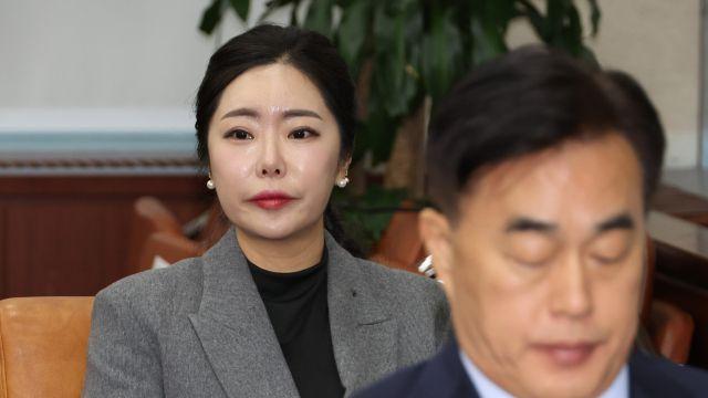 '버거보살' 노상원, 무속인에 군인들 사진 보이며 