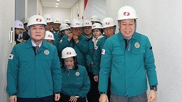 與, 고덕변전소 찾아 