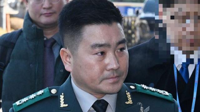 윤 대통령 마주한 김현태 