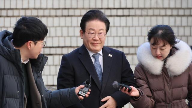 이재명, 조윤제 전 美대사와 오찬...