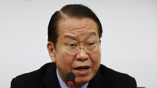 권영세, 헌재 때리고 '부정선거론' 옹호?…