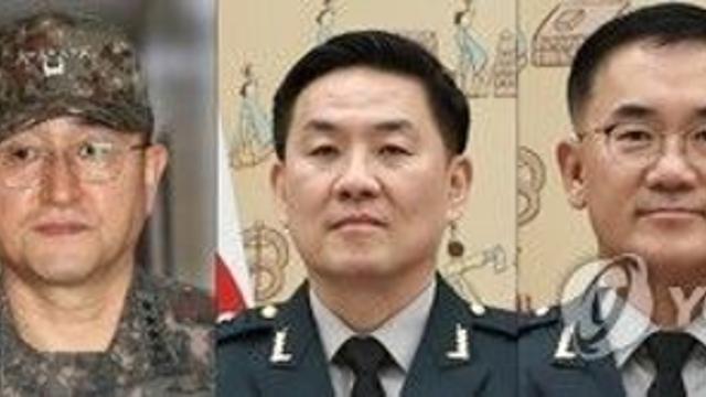 방첩·수방·특전·정보 前사령관 '기소휴직'…자동전역 방지