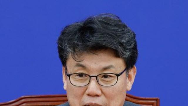 진성준 