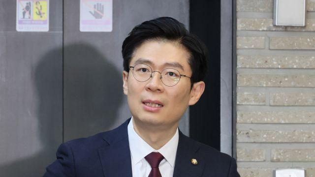 윤석열을 DJ에 빗댄 조정훈 
