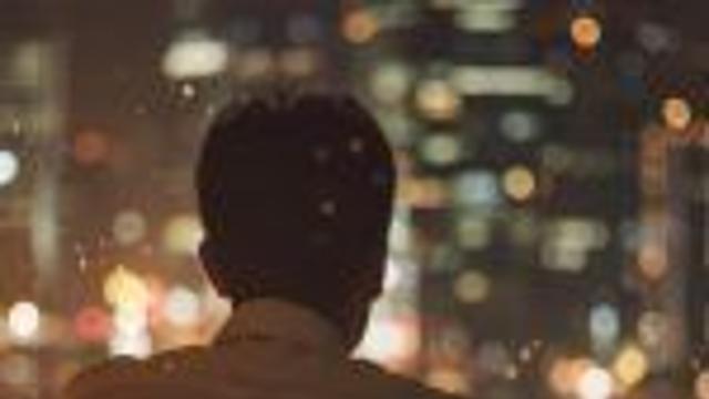 회피형 남자 연애 초반: 매력적인 접근